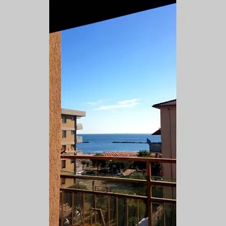 Apartment Appartamento Luminoso Fronte E Vista Mare.