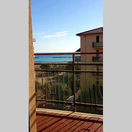 Appartamento Luminoso Fronte E Vista Mare. Lido Adriano