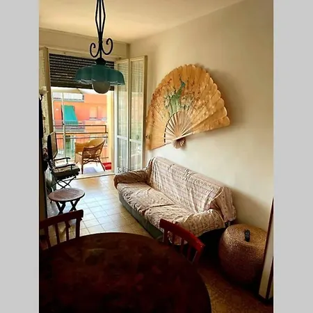 Appartamento Luminoso Fronte E Vista Mare. Apartment *