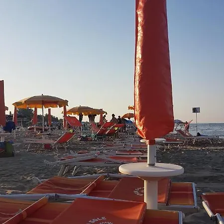 Appartamento Luminoso Fronte E Vista Mare. Apartment Lido Adriano