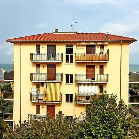 Appartamento Luminoso Fronte E Vista Mare. Apartment